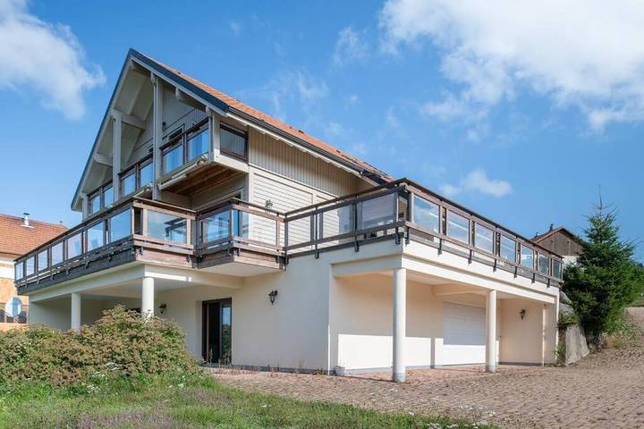 Gîte pour 12 personnes, avec jacuzzi ainsi que jardin et sauna, adapté aux familles à Liézey - 2