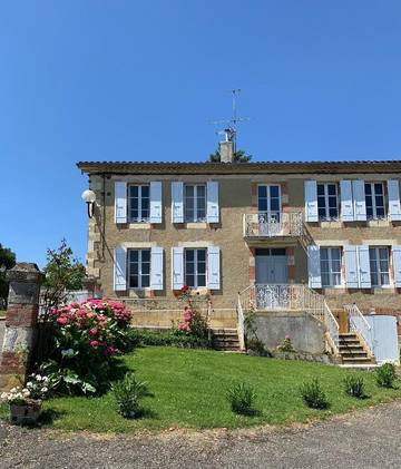 Gîte pour 2 personnes, avec jardin et vue à Castillon-Debats