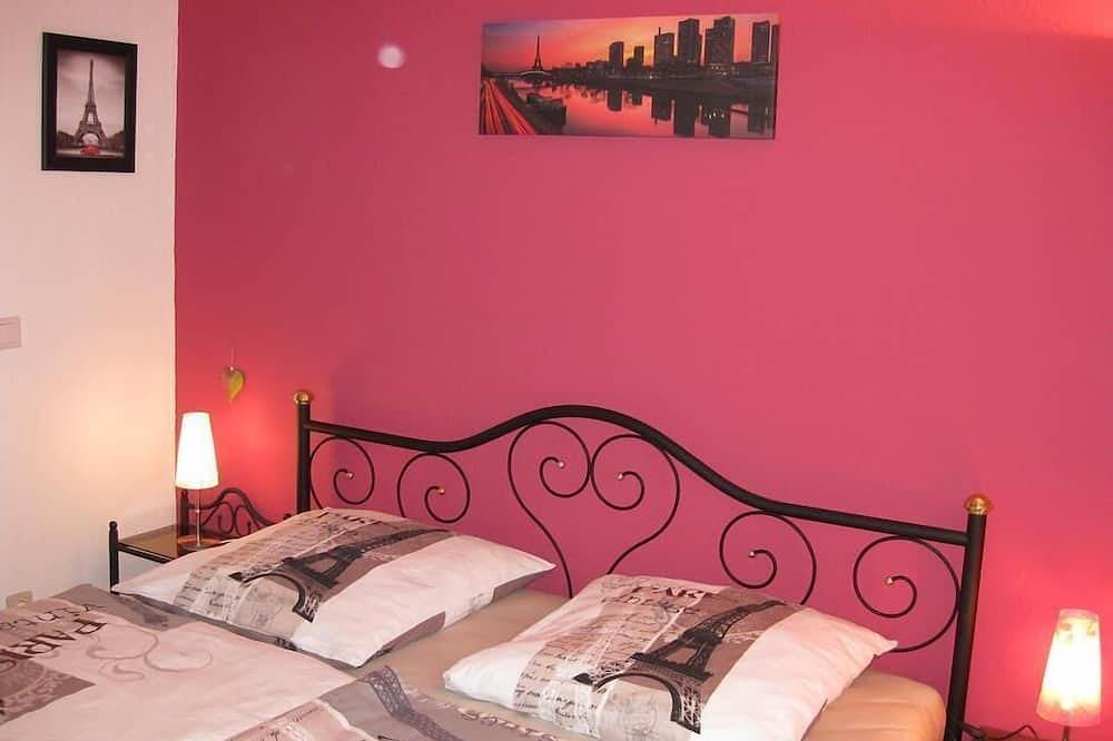 Entire apartment, Apartamento de 75 m2 con 3 dormitorios y balcón in Fürth, Franconia