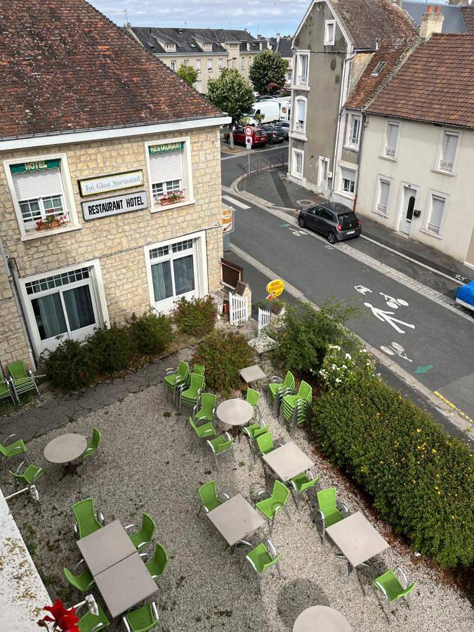 Hôtel pour 2 personnes, avec Terrasse et Jardin à Troarn - 3