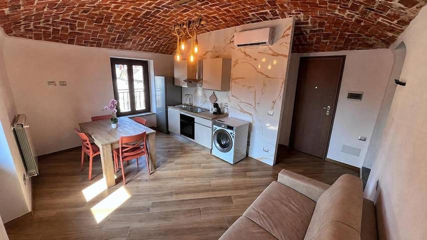 Gîte pour 4 personnes, avec Balcon ainsi que Terrasse et Vue à Gattinara