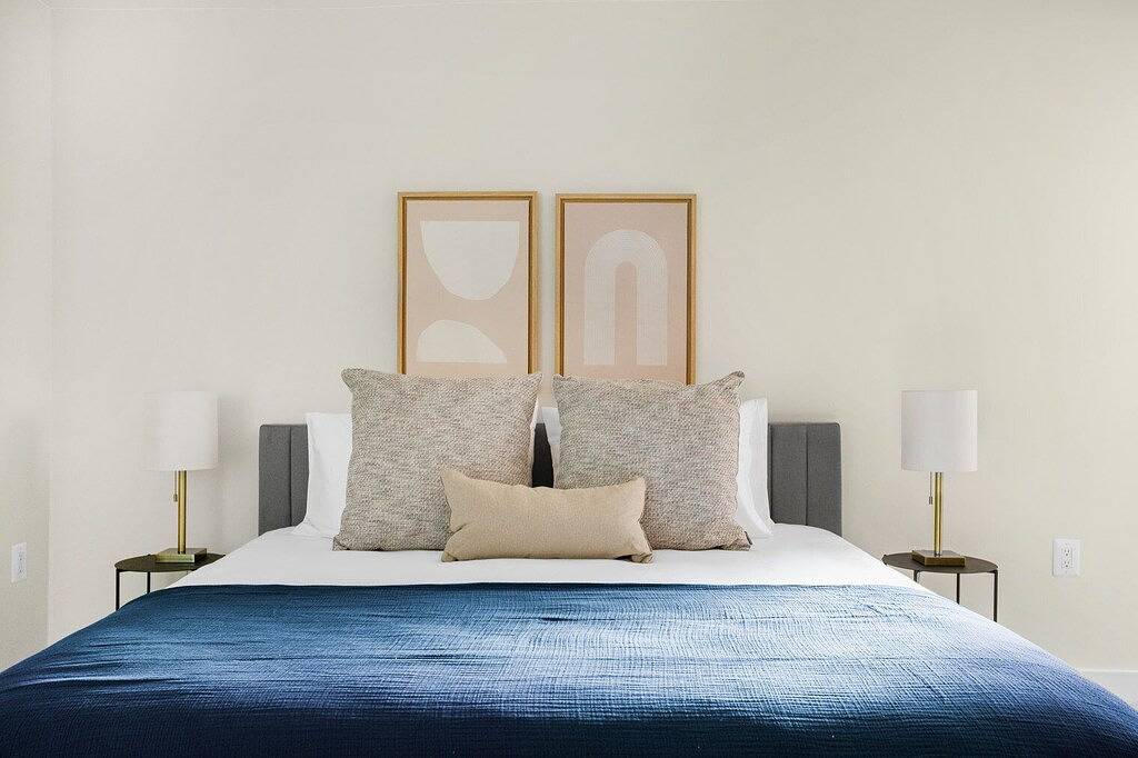 Ganze Wohnung, Roomy Clarendon 2Br w/ W/D & Gym, across street from Wf, by Blueground in Arlington (VA), Arlington County