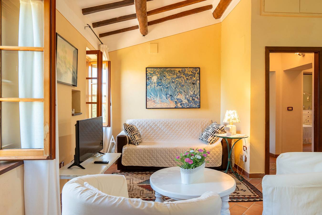 Apartamento entero, Apartamento 'Villa Rosa' con vistas a la montaña y balcón in Torrita di Siena, Provincia de Siena