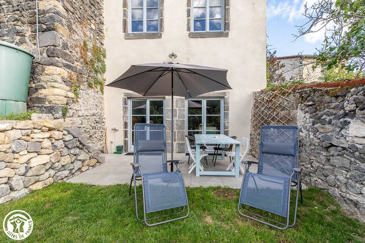 Gîte pour 4 personnes, avec Terrasse ainsi que Jardin et Vue