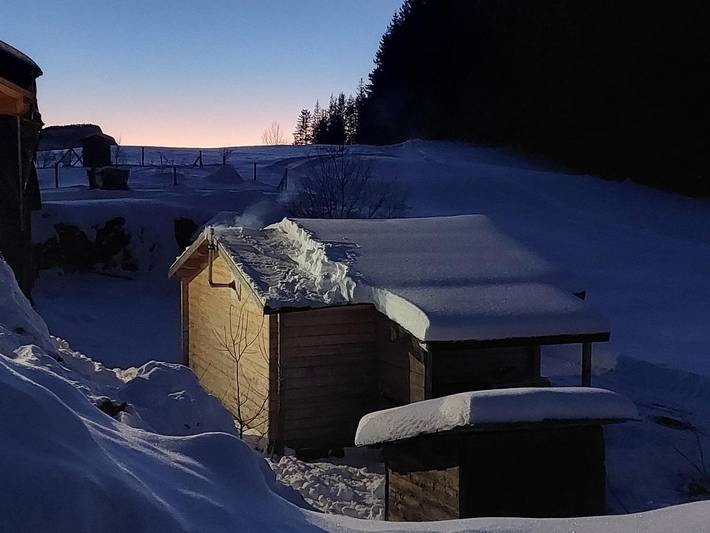 Tente pour 4 personnes, avec vue et jardin dans le Jura - 2