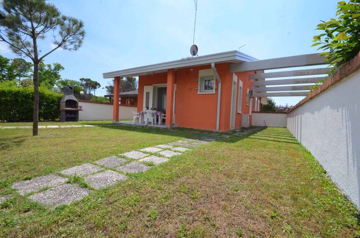 Bungalow mit Privatgarten in Bibione, San Michele al Tagliamento