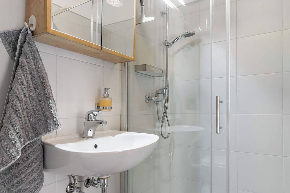 Fantail Apartment / Waterview Apartments in Mimice, Split-Dalmatien
