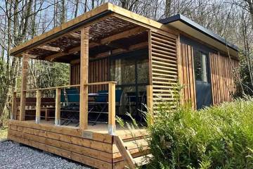 Gîte pour 4 personnes, avec piscine et terrasse, animaux acceptés à Messery