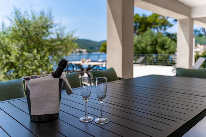 Villa pour 8 personnes, avec Balcon/Terrasse et Piscine à Sumartin