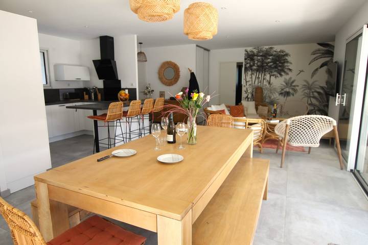 Location de vacances pour 8 personnes, avec jardin et piscine à Saint-Vincent-sur-Jard - 3