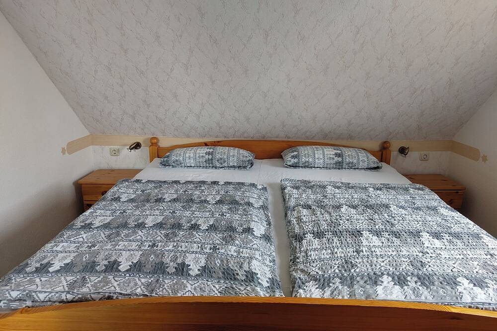 Ganze Wohnung, Ferienwohnung mit kurzen Wegen zur Nordsee, Jever, Wilhelmshaven, Schortens. in Schortens, Metropolregion Bremen-Oldenburg
