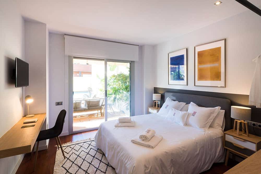 Entire apartment, Petit Luxe Oasi d'Egara in Terrassa, Barcelona Inland