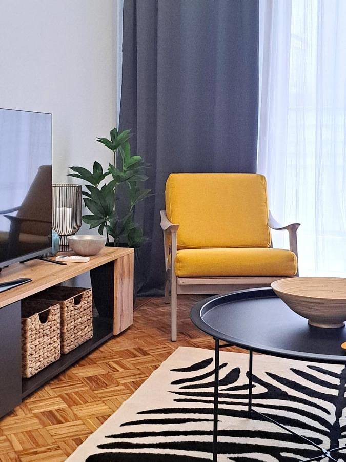 Gîte pour 3 personnes, avec balcon à Serrès