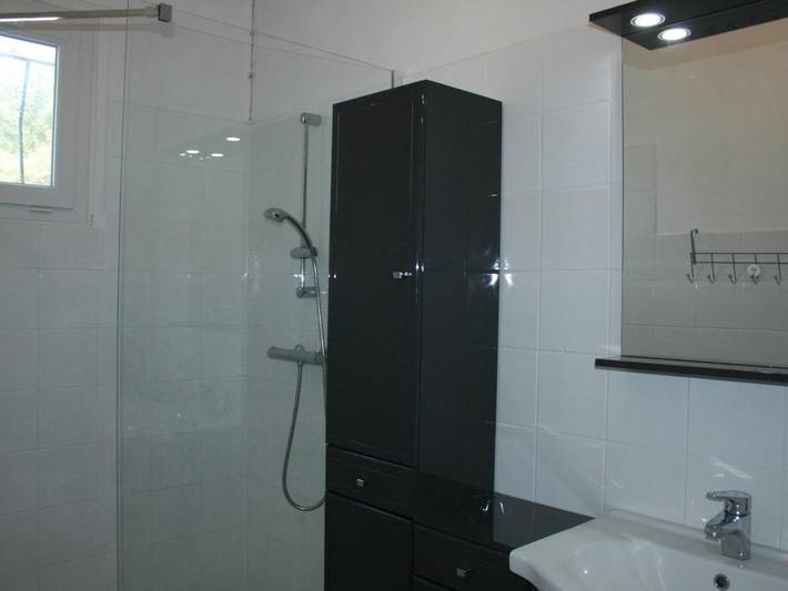 Location de vacances pour 6 personnes, avec terrasse dans Office De Tourisme De La Tranche Sur Mer - 3