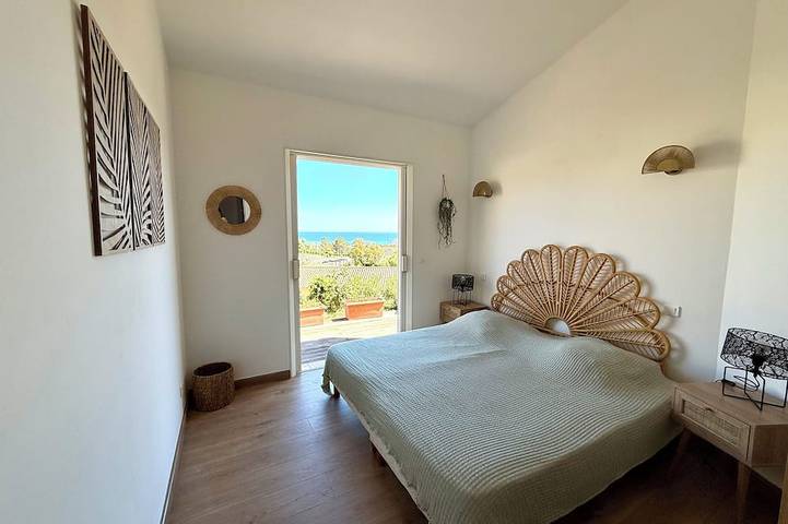 Villa vista mare, spaziosa, tranquilla, piscina privata riscaldata in Sari-Solenzara, Sartène e dintorni