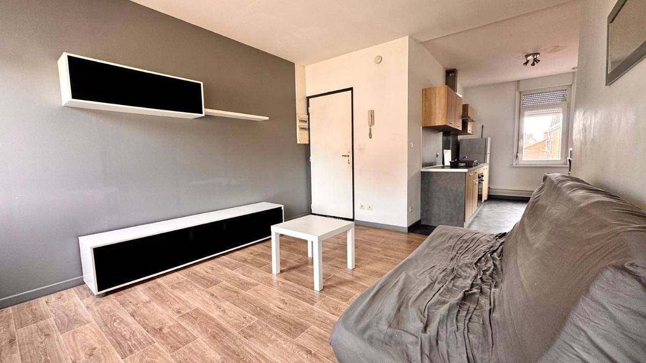 Appartement entier, L'Instant Vitry • Charmant T2 rénové • Centre de Vitry-en-Artois • 2 à 4 voyageurs in Vitry-en-Artois, Région d'Arras