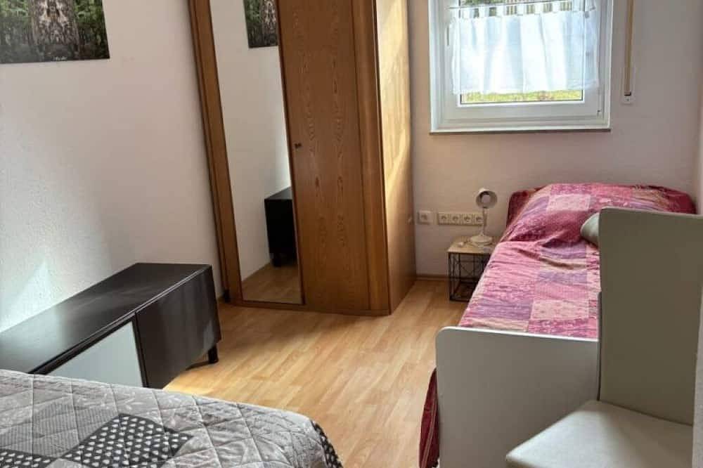 Ganze Wohnung, Gemütliche Ferienwohnung in Aurach – Ruhe, Natur & Komfort in Aurach, Romantische Straße