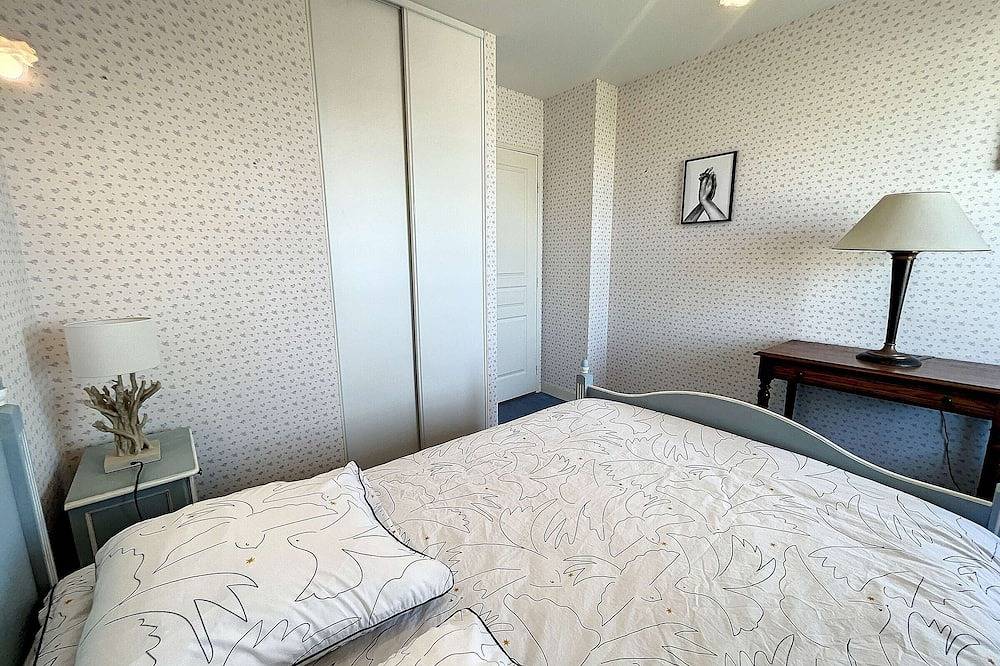 Appartement entier, Appartement 2 chambres près de la plage avec balcon, ascenseur, garage et Wi-Fi gratuit in Granville, Côte de la Déroute