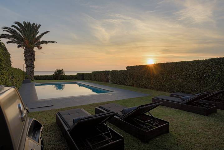 Ferienhaus für 8 Personen, mit Meerblick und Balkon sowie Terrasse und Garten