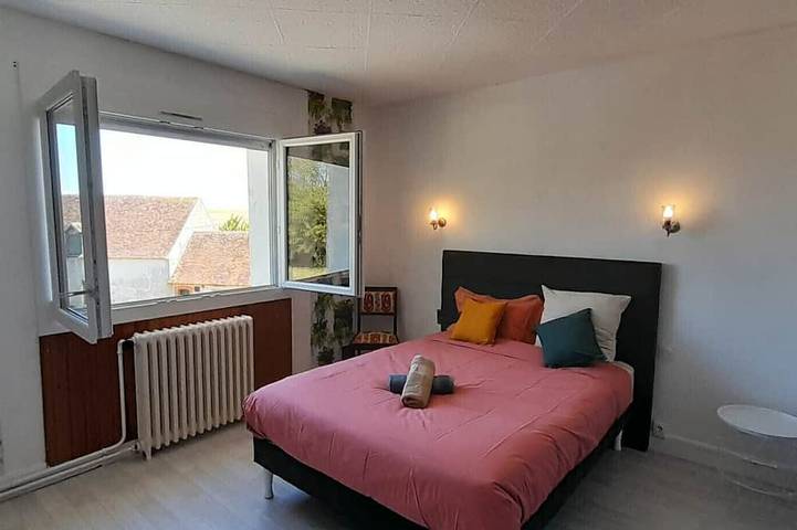 Location de vacances pour 8 personnes, avec jardin dans Vatan - 2