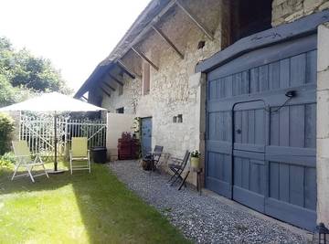 Gîte pour 2 personnes, avec jardin dans Belley
