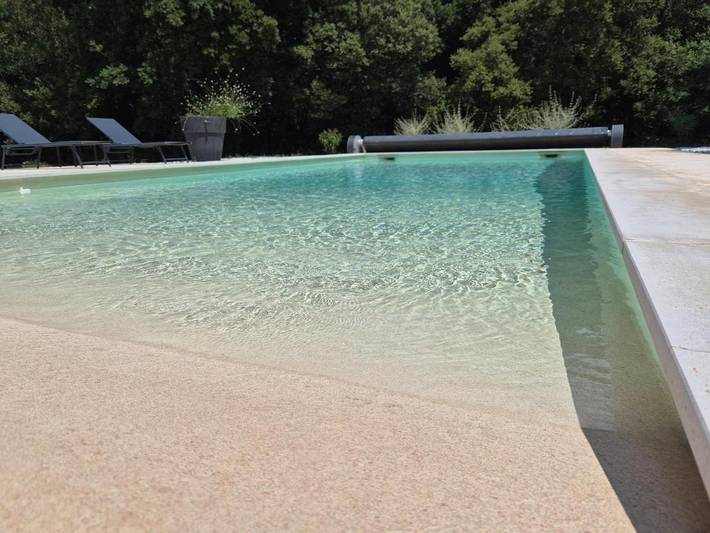 Casa de vacaciones para 4 personas, con terraza además de jardín y piscina - 1