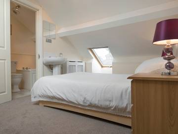 Log Cabin for 6 People in Windermere, Cumbria, Photo 4