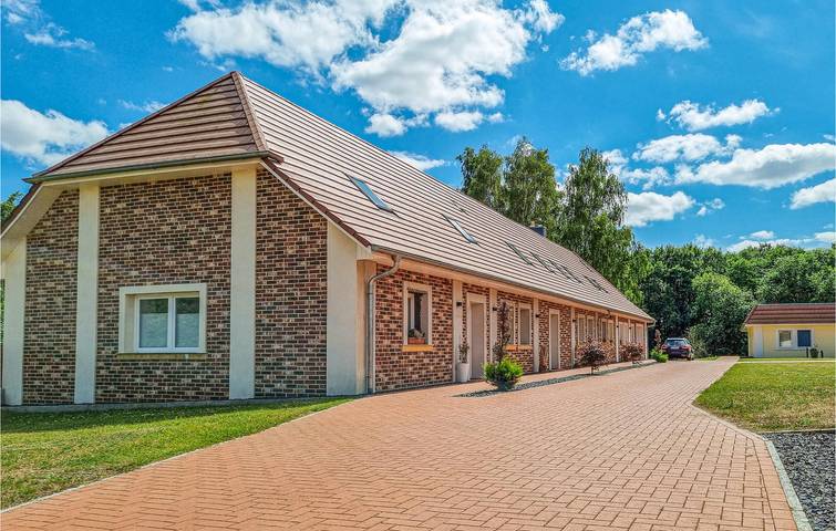 Ganze Ferienwohnung, Gemütliche Wohnung mit Terrasse, Parkplatz & WiFi - Passow 2km in Passow, Ludwigslust-Parchim