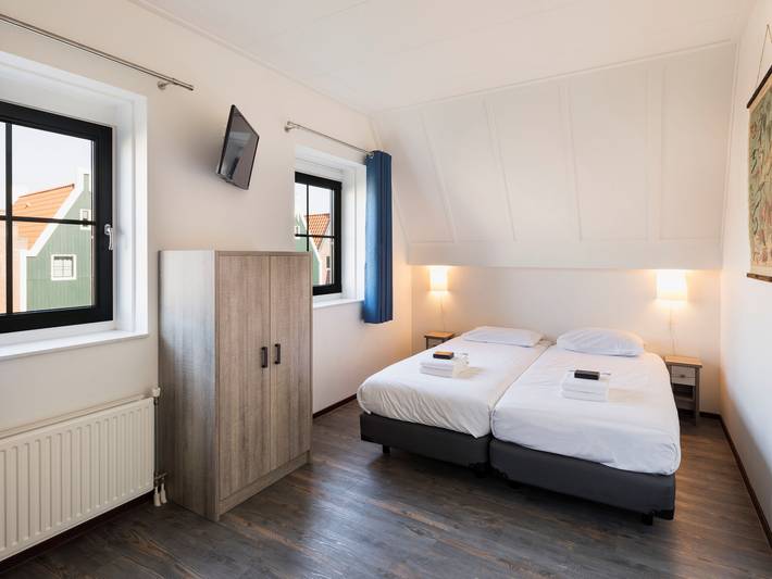 Ferienwohnung für 7 Personen, mit Balkon/Terrasse und Terrasse sowie Garten und Pool am Markermeer - 4