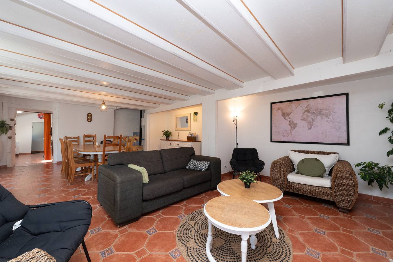 Family Home for 10 Guests in Bannalec, Quimper region