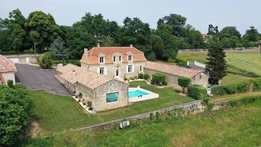 Gîte pour 10 personnes, avec vue ainsi que jardin et piscine à Beaupuy - 3