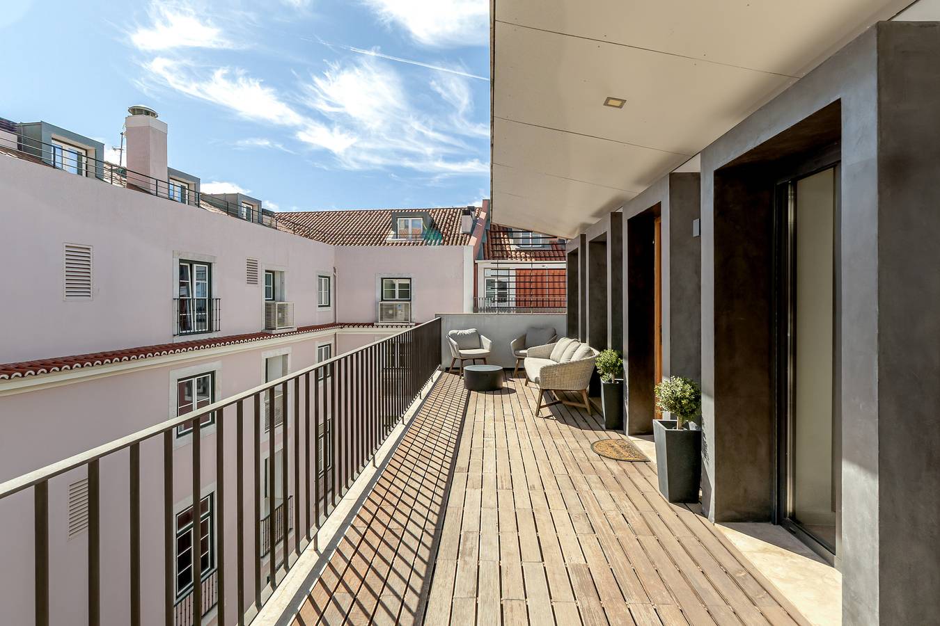 Ganze Wohnung, Bairro Alto Modern With Terrace And Garage by Homi in Misericórdia, Lissabon Distrikt