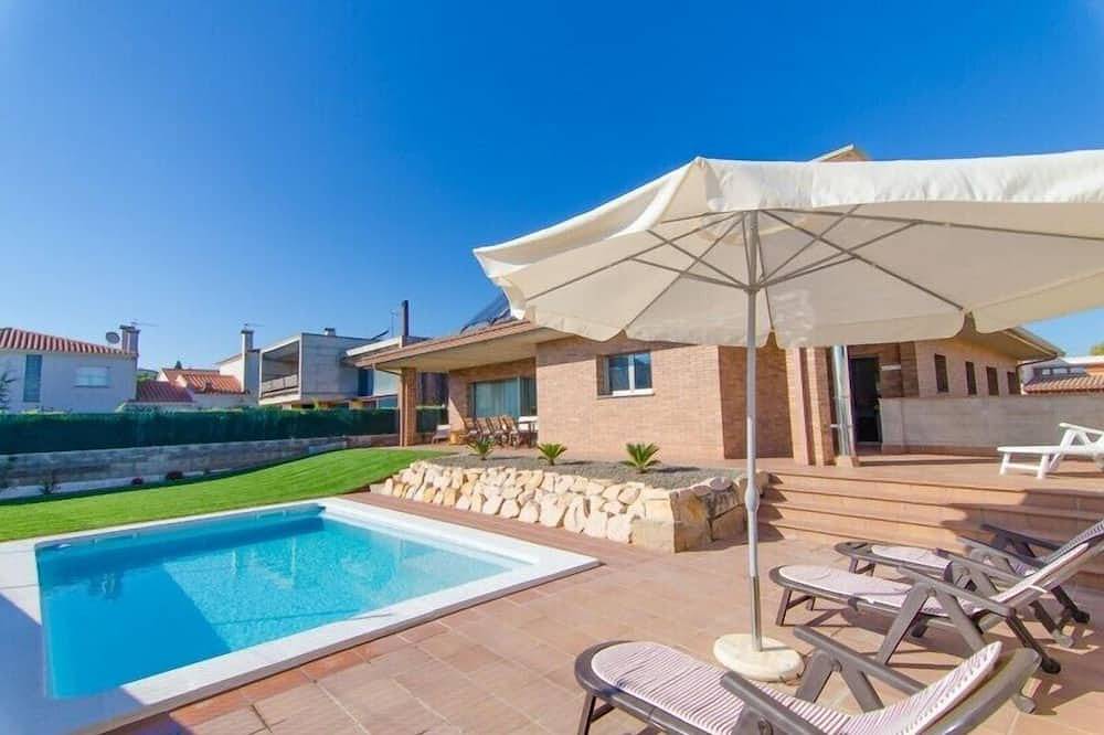 Club Villamar - Das moderne und brandneue Villa in der Mitte der Stadt und mit einfachem Zugang f... in Maçanet de la Selva, Girona Provinz