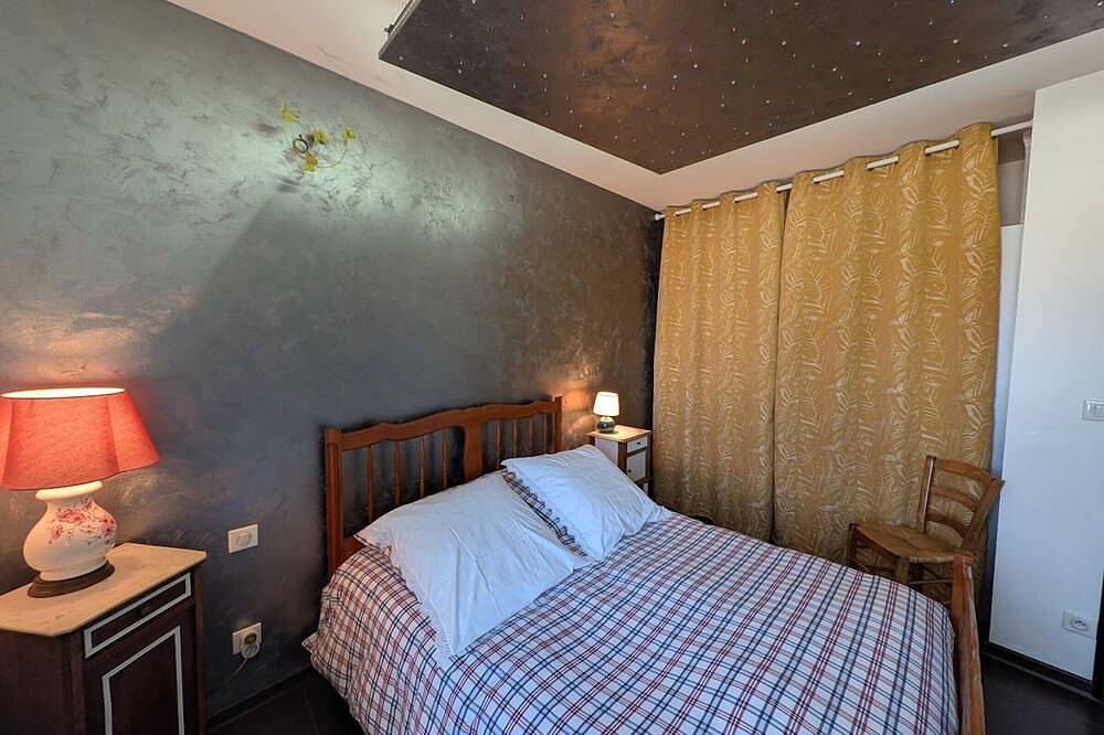 Entire apartment, Peaceful apartment near center - 4 guests in Remiremont, Épinal region