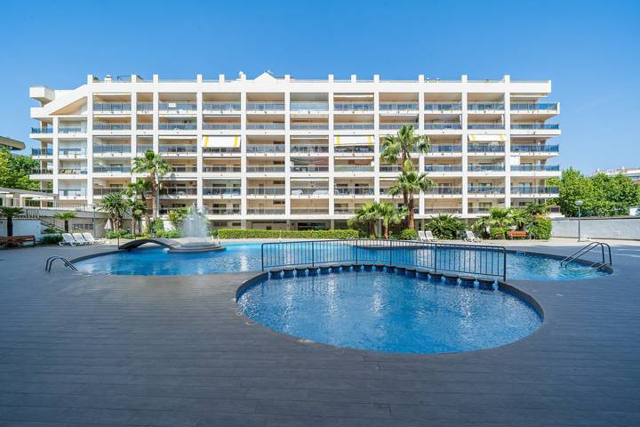 Holiday rental for 4 people, with Balcony and Garden as well as Children pool