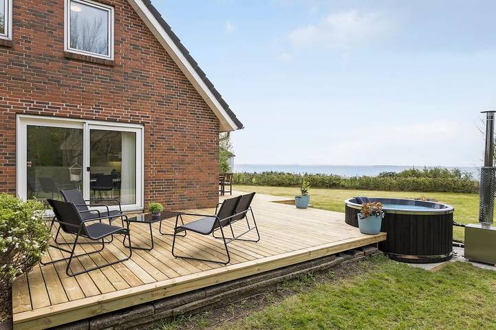 Ferienhaus für 7 Personen, mit Garten in Amtoft