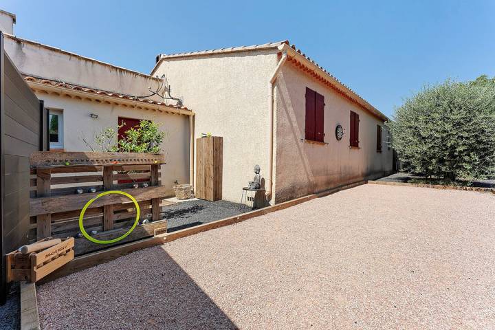 Glamping "Unique Bubble Stay" with Private Pool, Jacuzzi, Garden, and Wi-Fi in Berre-l'Étang, Mediterranean Coast (France)