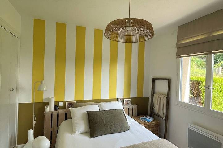 Location de vacances pour 8 personnes, avec jardin à Augerolles - 2