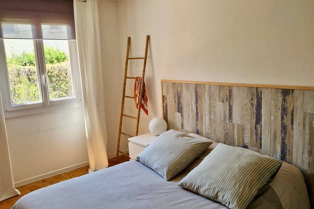 Entire apartment, 80 m2 garden apartment in quiet residence close to the coast. in La Valette-du-Var, Toulon region