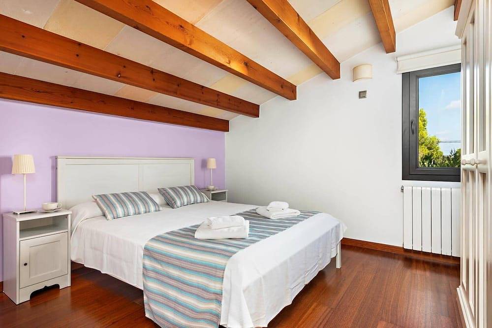 Villa Ses Carpinyetes by Villa Plus in Sa Caleta (Menorca), Ciudadela