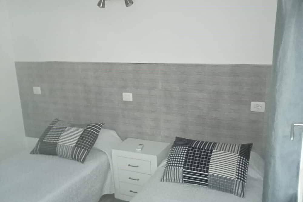 Entire apartment, Apartment Comfort, Private Pool, Air Condition in Costa del Silencio, Arona