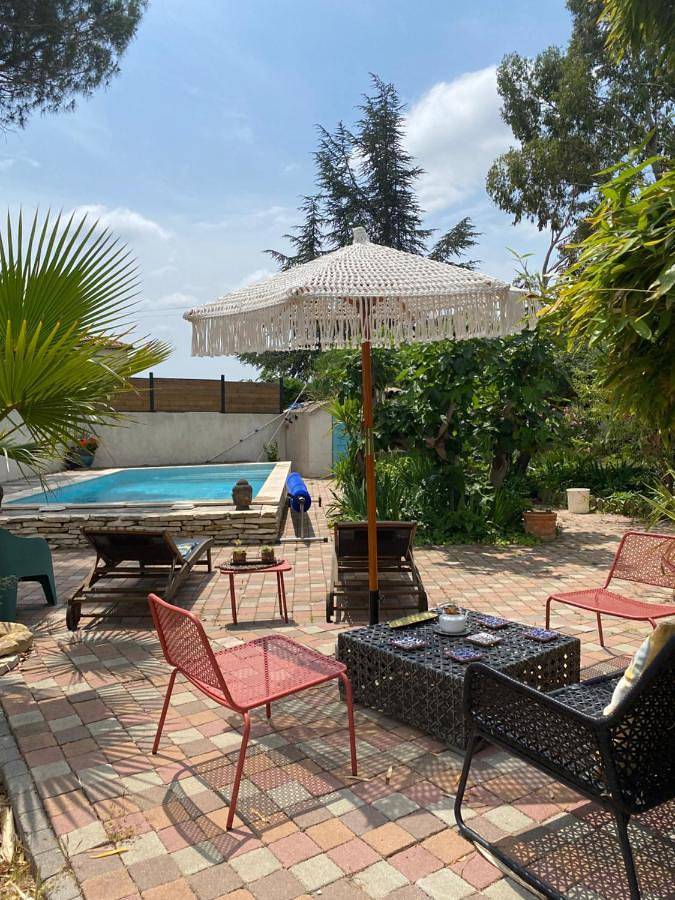 Casa de vacaciones para 8 personas, con vistas además de piscina y jardín - 1