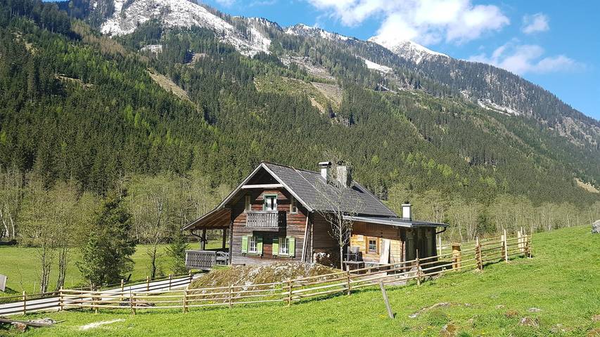 Hütte für 6 Personen, mit Garten und Terrasse sowie Ausblick, mit Haustier in Rohrmoos