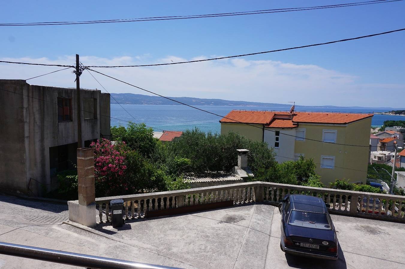 Ganze Wohnung, Sea View Apartment in Duće for 10
 in Dugi Rat, Omis-Riviera