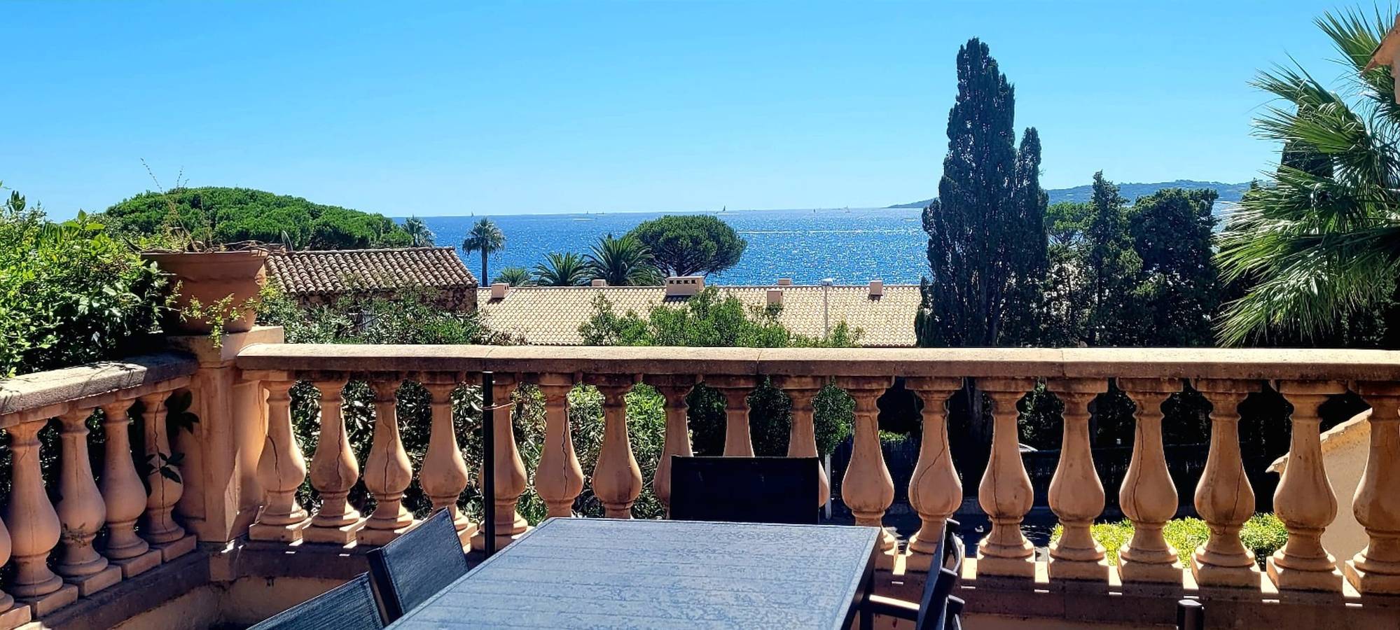Maison moderne avec vue mer à Sainte-Maxime in Sainte-Maxime, Côte méditerranéenne (France)