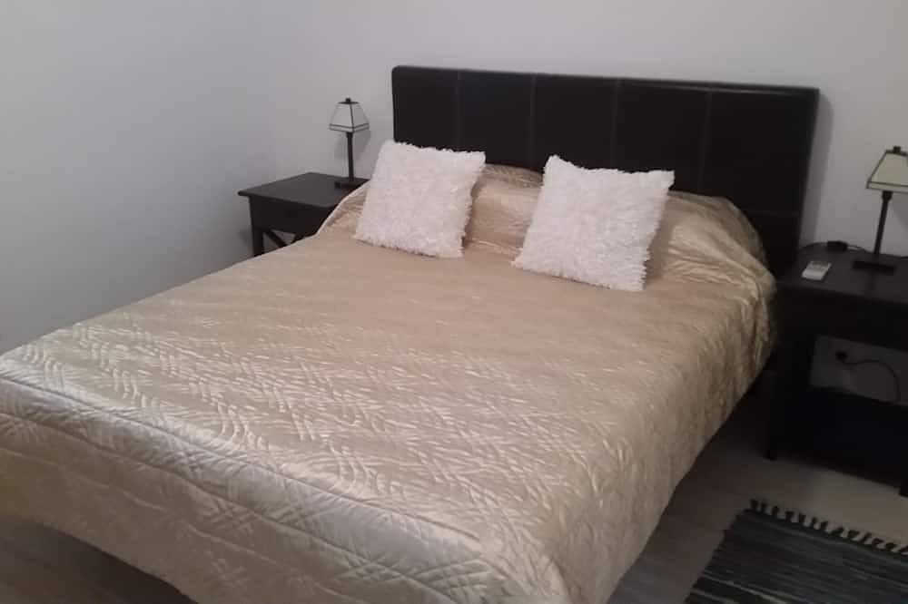 Comfortable Villa in Binibeca with Private Pool and Roof Terrace with Sea Views in Binibeca, Sant Lluís