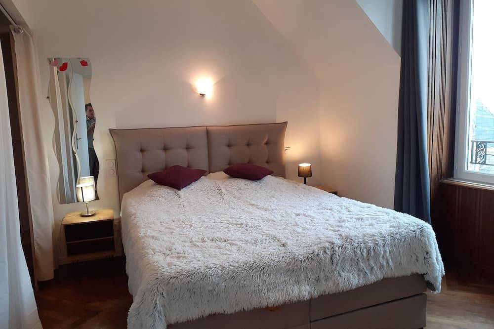 Entire apartment, A renovated 2-star furnished apartment for 4 people in Guilvinec, Quimper region