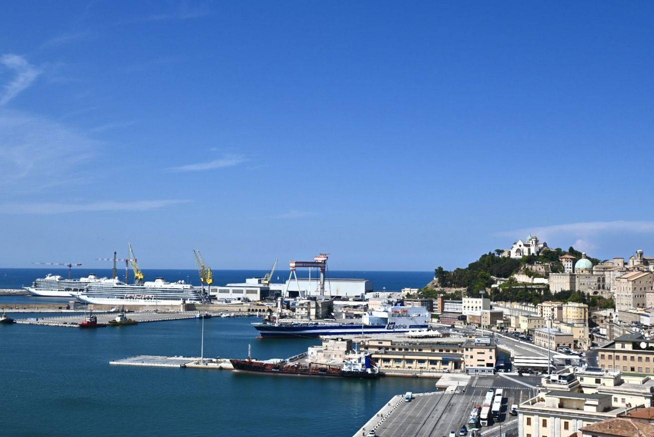 Ganze Wohnung, A40 - Ancona, elegant two-room apartment with a view in Ancona, Ancona Provinz