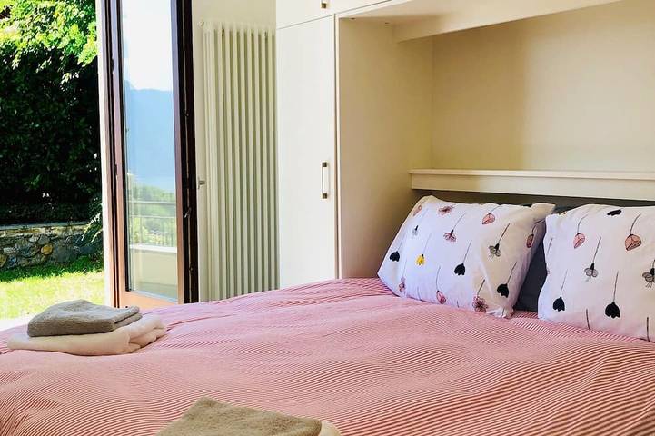 Lenno Villa Panorama. Ein modernes Haus mit Seeblick für 8 Personen in Lenno, Gemeinde Tremezzina