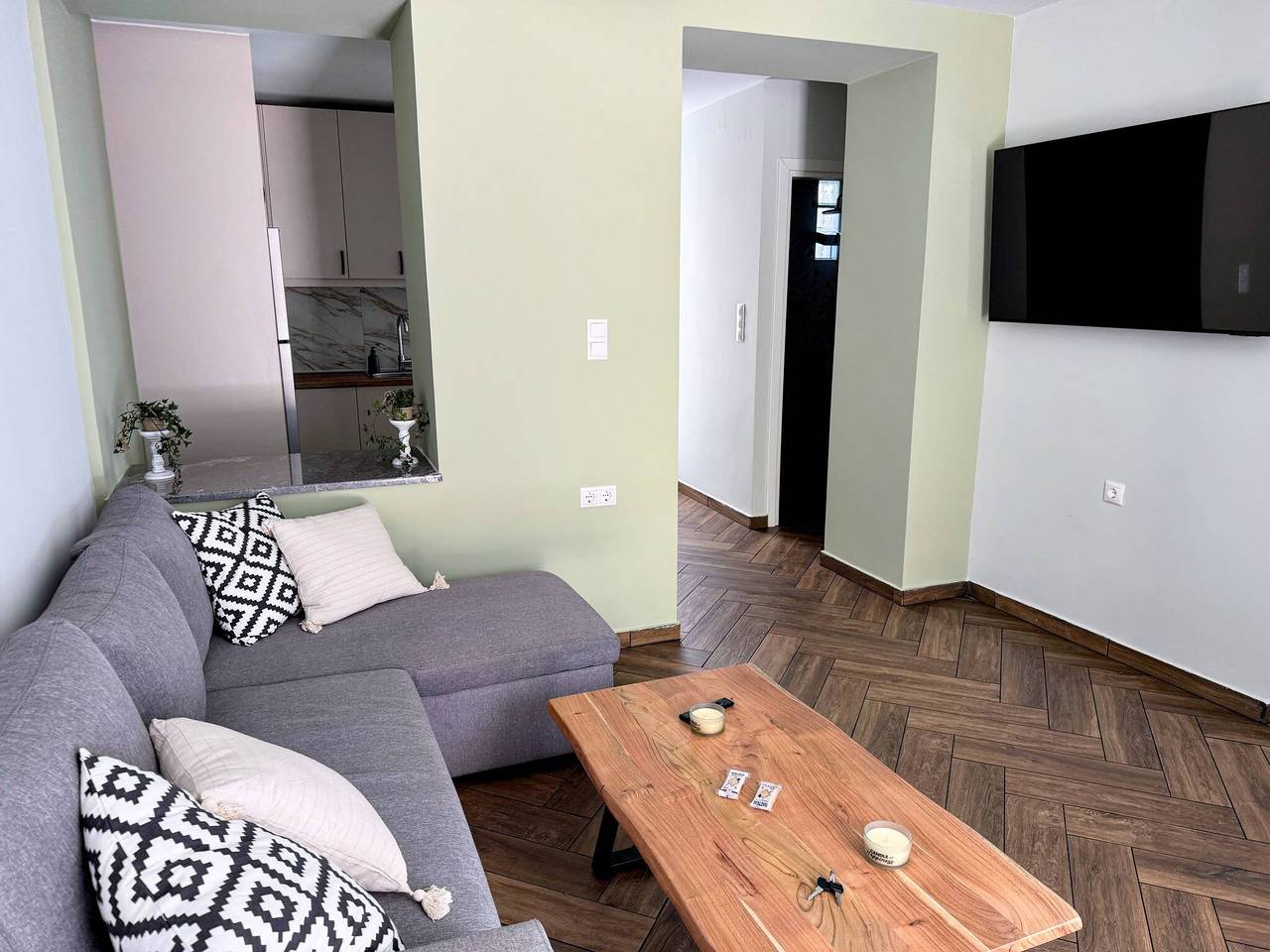 Entire apartment, Amfitriti 30meter to beach, 6min Old Town, 2Bd 4Pl in Chania region